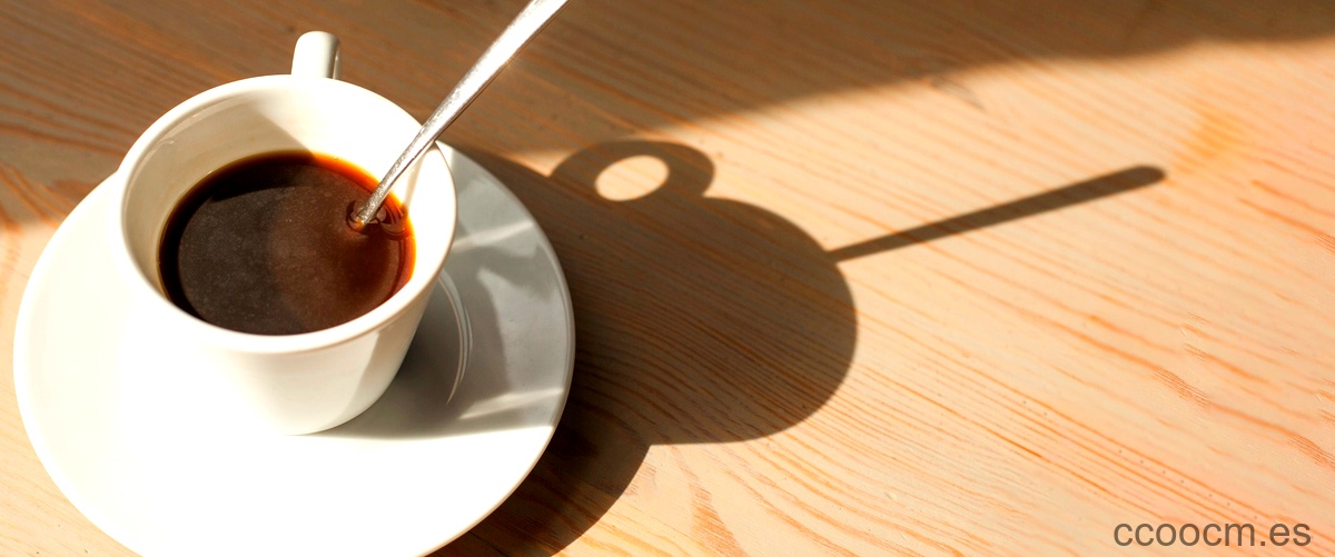 ¿Cómo afecta el café a las vías urinarias?