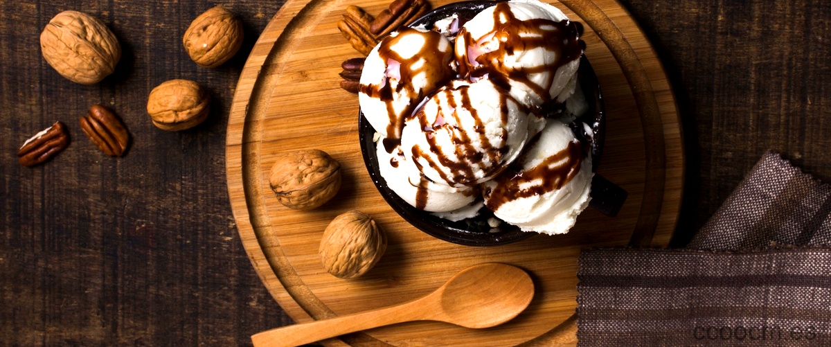 Disfruta de una deliciosa tarta con helado de chocolate casera